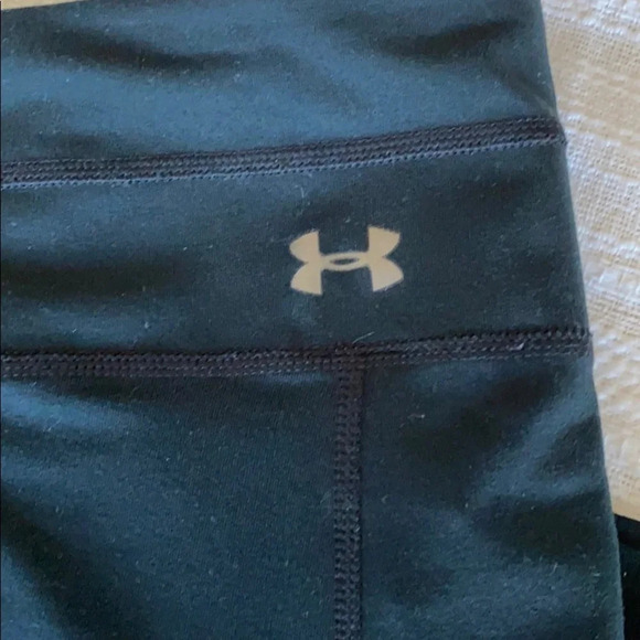 {Under Armour} All Season Crops, medium EUC - Picture 2 of 6